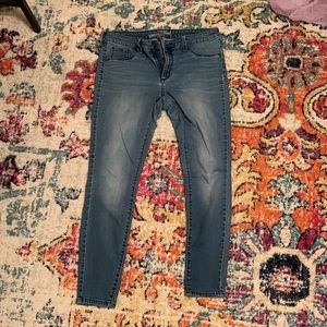Universal threads jeans